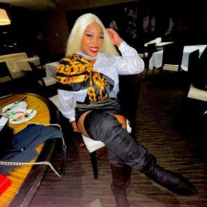 Black and white skirt outfit